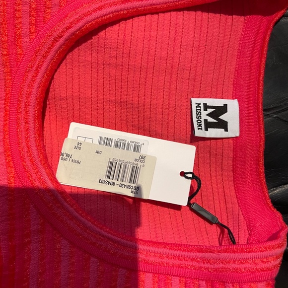 MISSONI DRESS NEW WITH TAGS , SLEEVELESS WITH DETACHABLE NUDE SLIP LINER. 36” - Picture 5 of 6